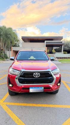 TOYOTA HILUX 2.8 D-4D TURBO DIESEL CD SRV 4X4 AUTOMÁTICO